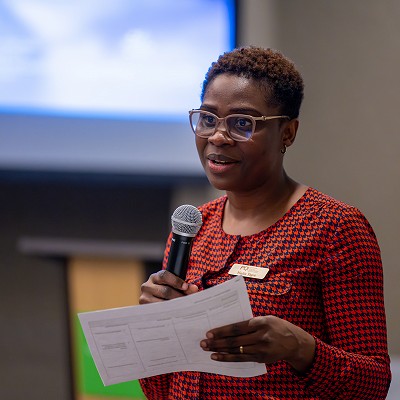 2026-04-17nadiapresenting4